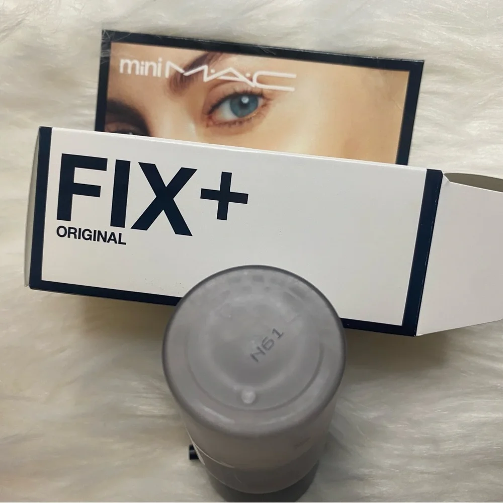 Mini MAC Prep + Prime Fix+ Primer and Setting Spray
